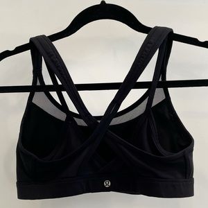 Lululemon Sports Bra / Size:10 / Mesh back with double cross strap